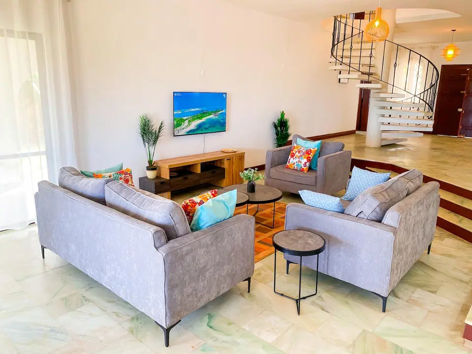 Stunning 5bdr Oceanfront Villa, Pool, AC, Sunsetview photo 3
