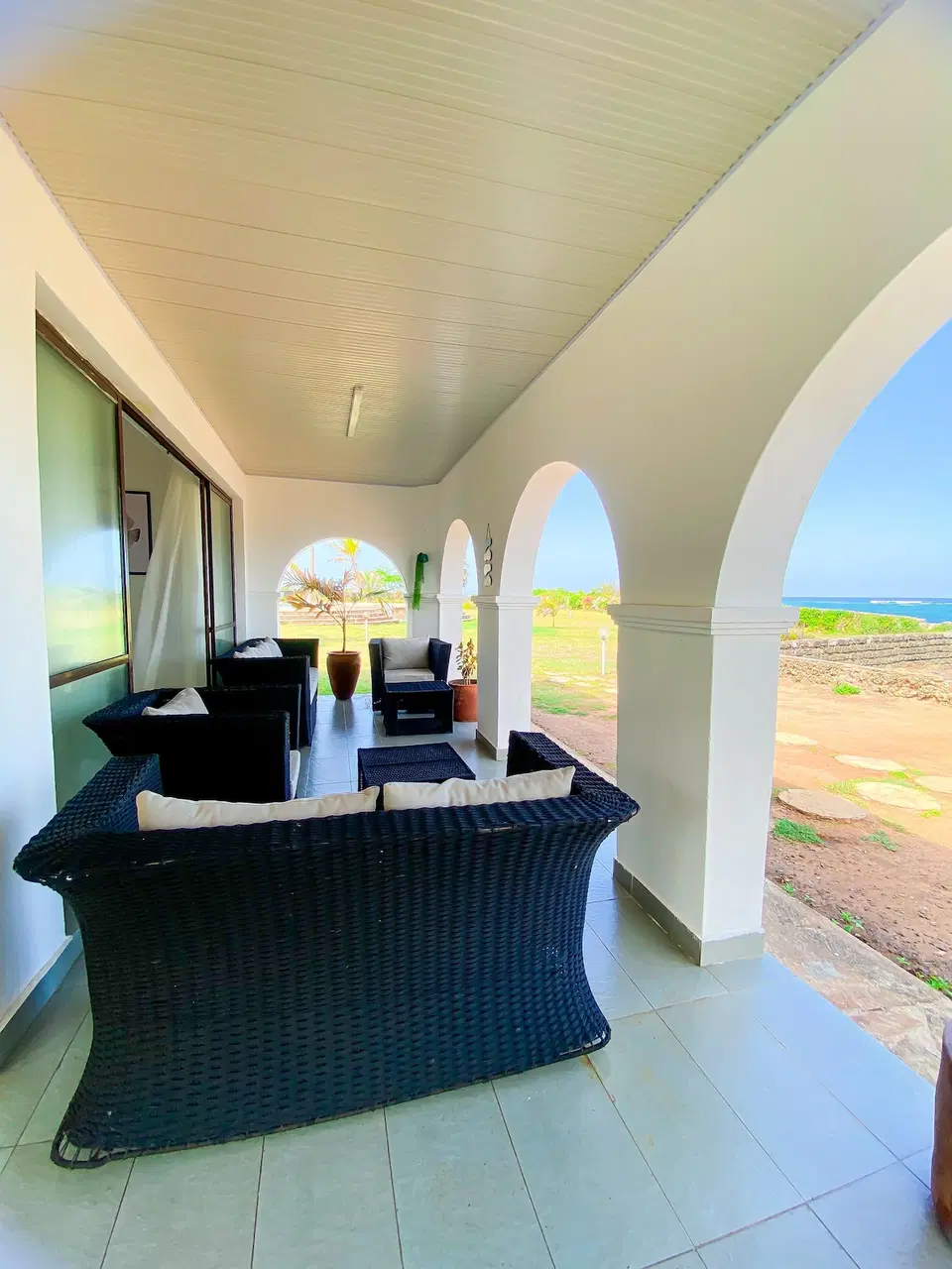 Stunning 5bdr Oceanfront Villa, Pool, AC, Sunsetview photo 8