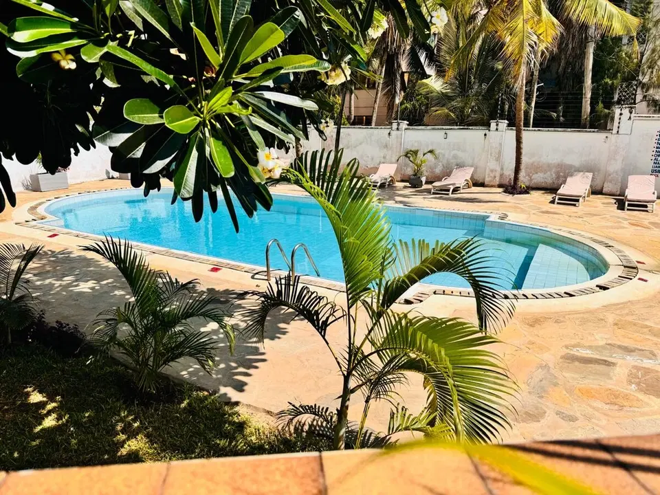 Luxury 6Br Villa | Pool, Spacious, Nyali, Near beach photo 2