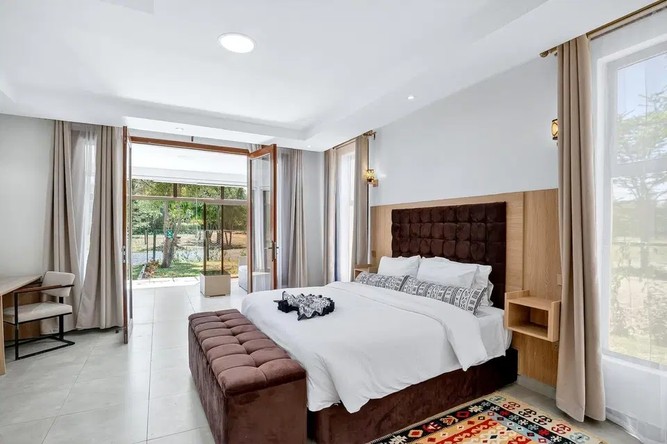 Luxury Group Villa | 7BR with Pool, Nanyuki photo 10