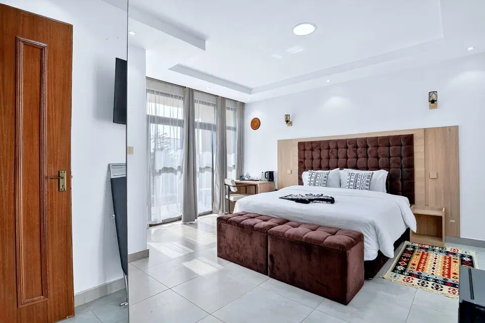 Luxury Group Villa | 7BR with Pool, Nanyuki photo 11