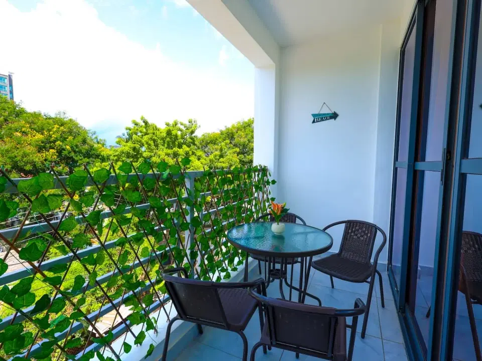 Luxury, 2BR, Gym, Pool, Beach, Parking, Secure, Minimart photo 3