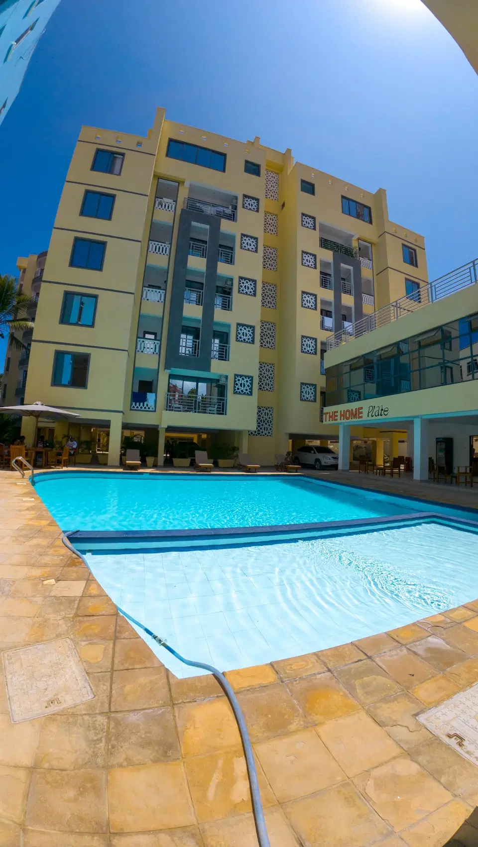 Luxury, 2BR, Gym, Pool, Beach, Parking, Secure, Minimart photo 6