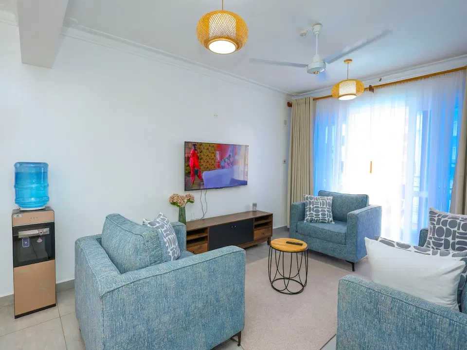 Elegant, 2BR, Retreat, Pool, Parking, Beach, Family photo 11