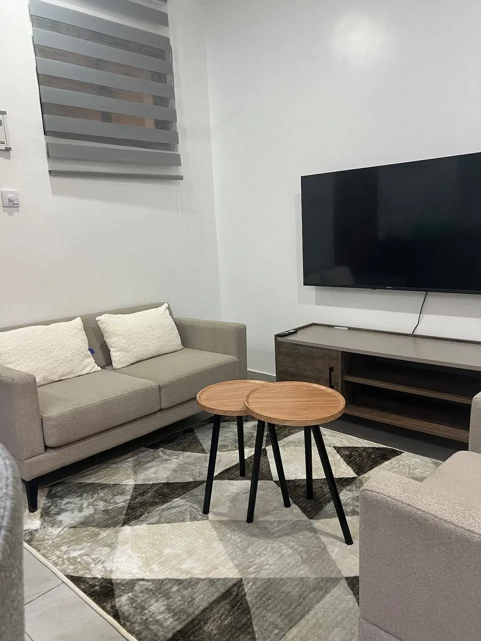Elegant Studio with gym, pool,3 mins to the beach photo 2