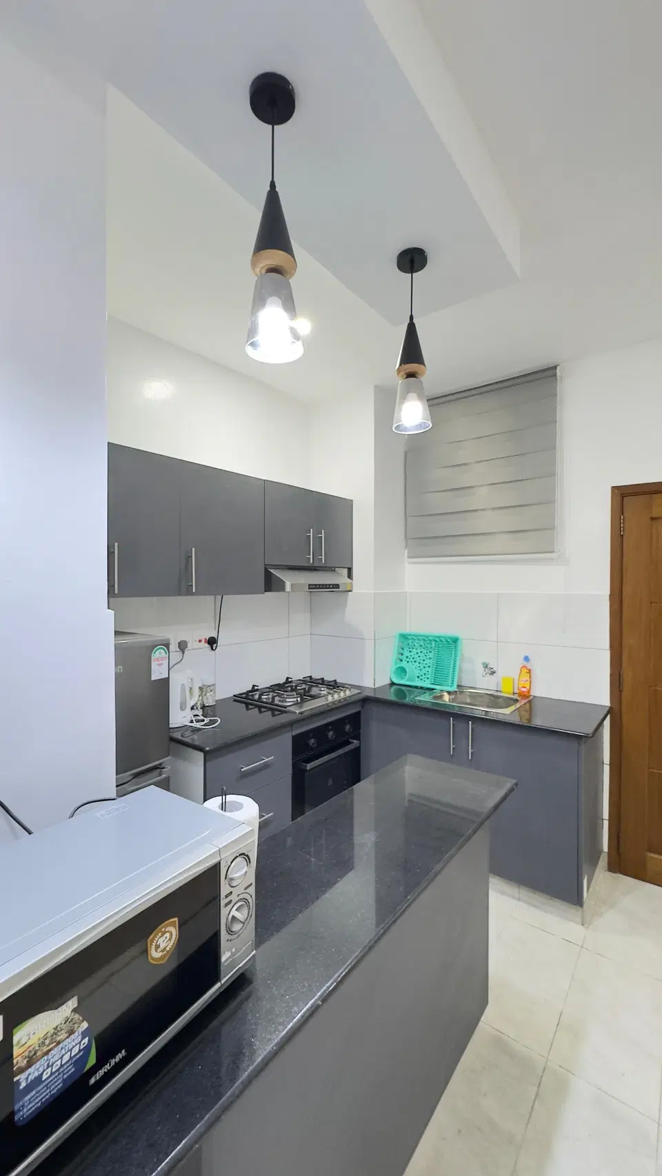 Elegant Studio with gym, pool,3 mins to the beach photo 7