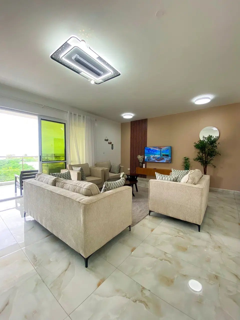 Luxury 2BR Apartment, Seaview near beach and Malls photo 10