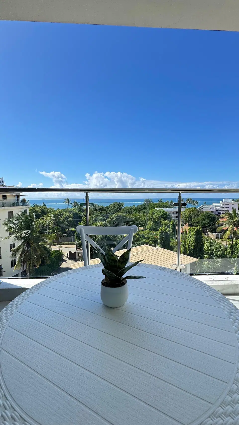 Luxury 2BR Apartment, Seaview near beach and Malls photo 3