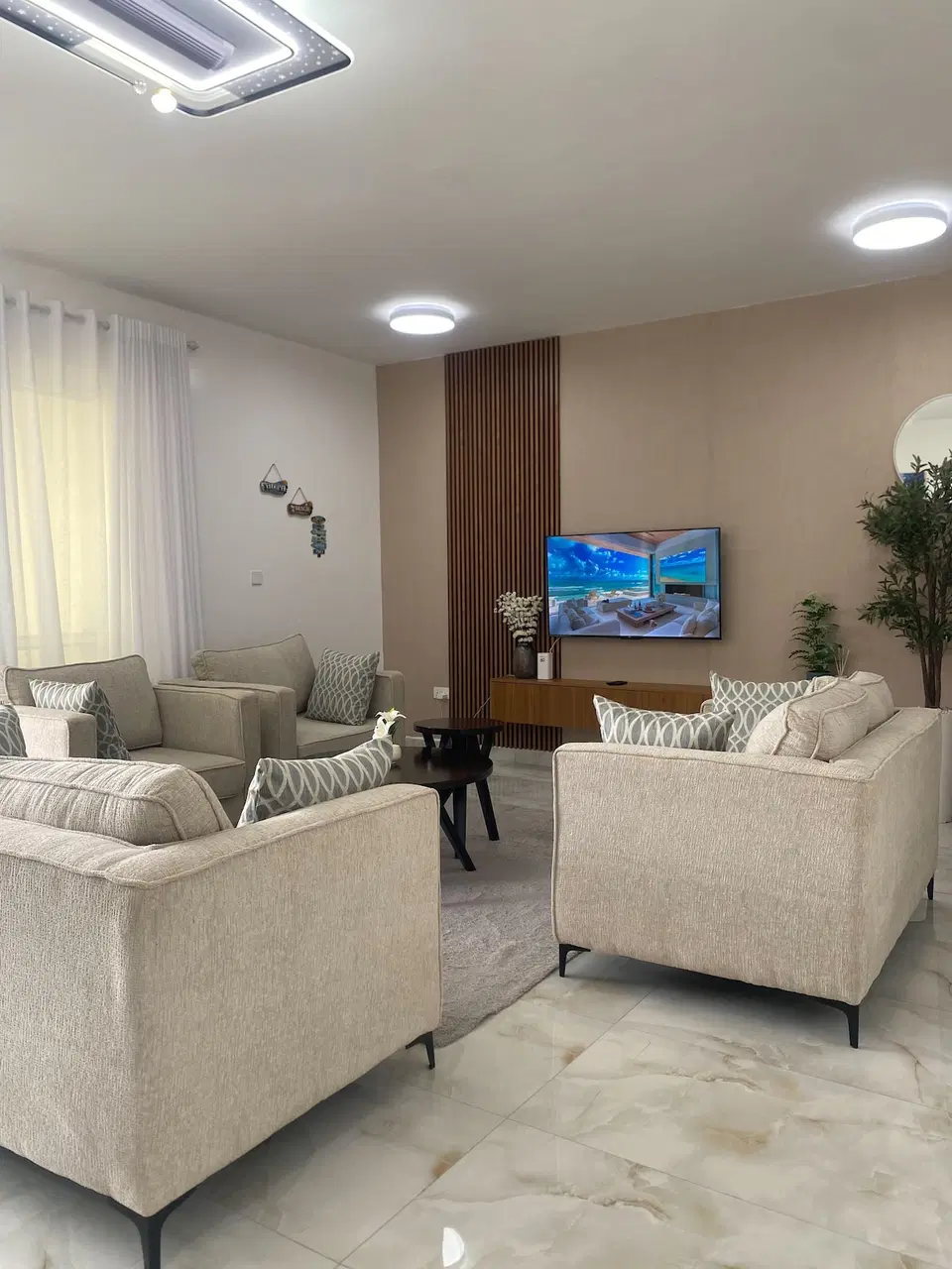 Luxury 2BR Apartment, Seaview near beach and Malls photo 6