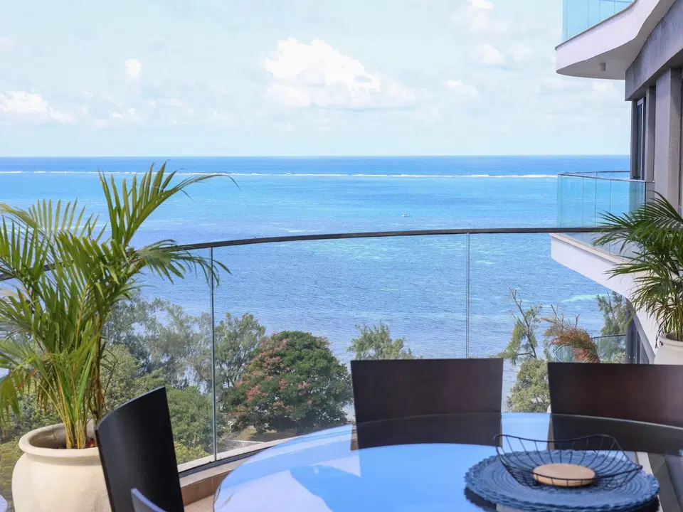 Evoque | 11Th Floor Beach Residence by Zuru Nasi photo 6