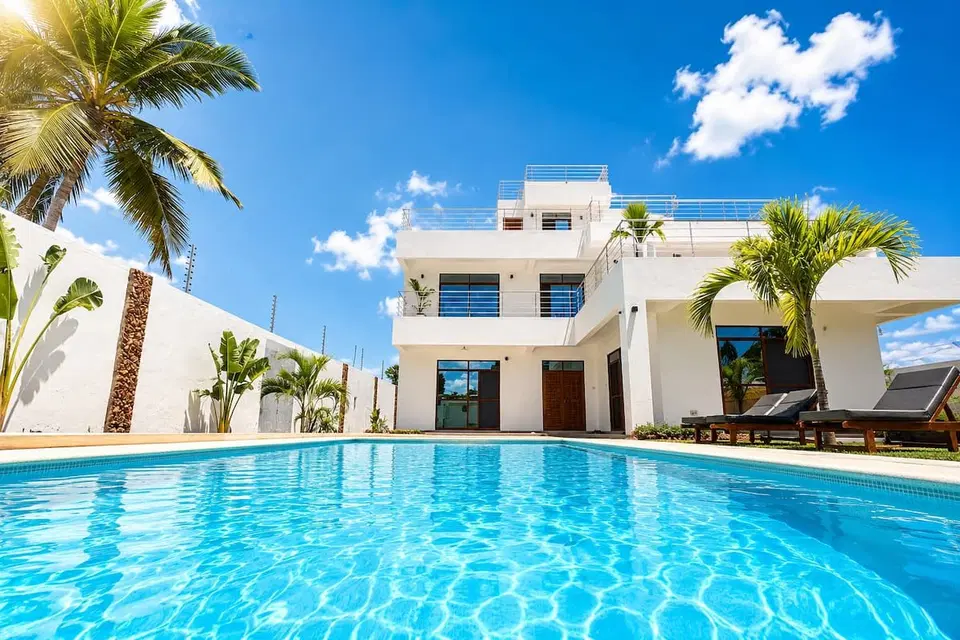 Modern Pool Villa | 5BR Stay, Diani photo 1
