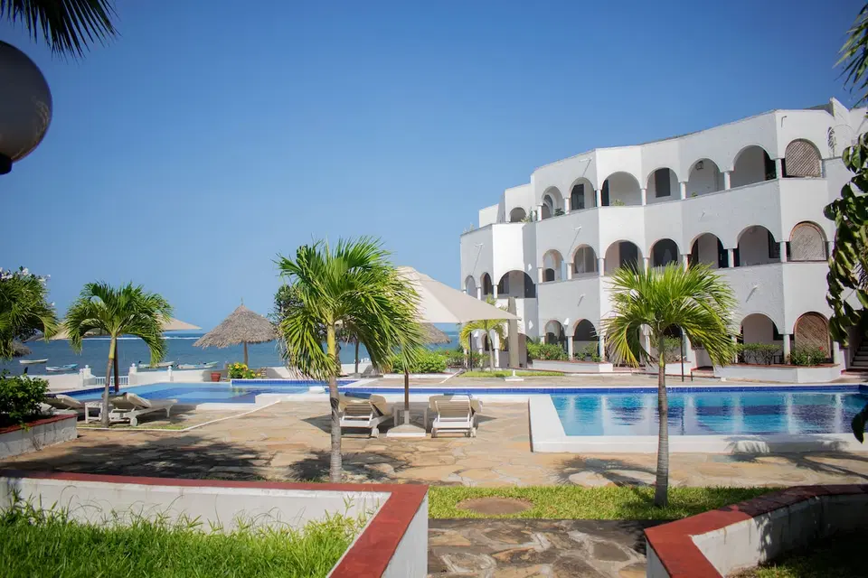 Panoramic Oceanfront Penthouse Pool & Housekeeping photo 2