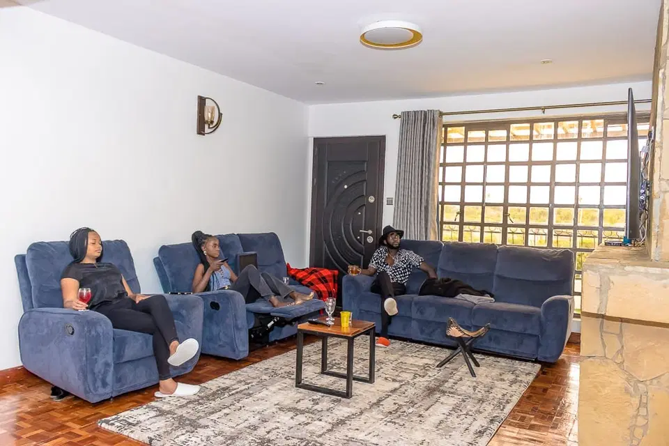 Country Villa | 6BR Group Stay, Nanyuki photo 2