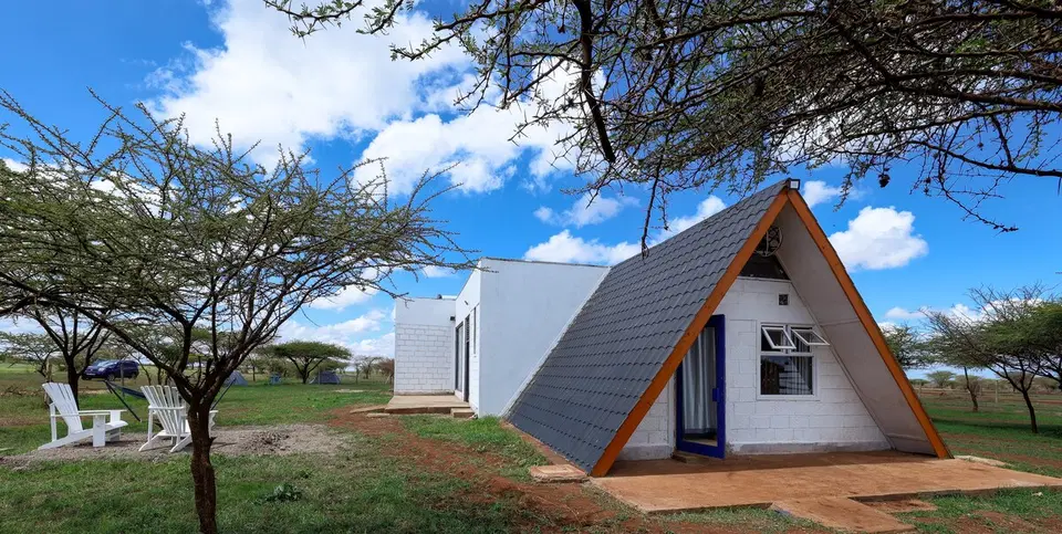 Amboseli Glass House – 3BR, a Pool — photo 2