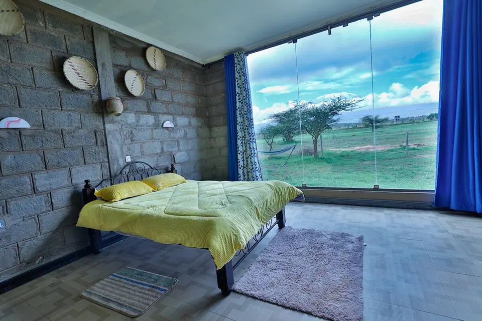 Amboseli Glass House – 3BR, a Pool — photo 8