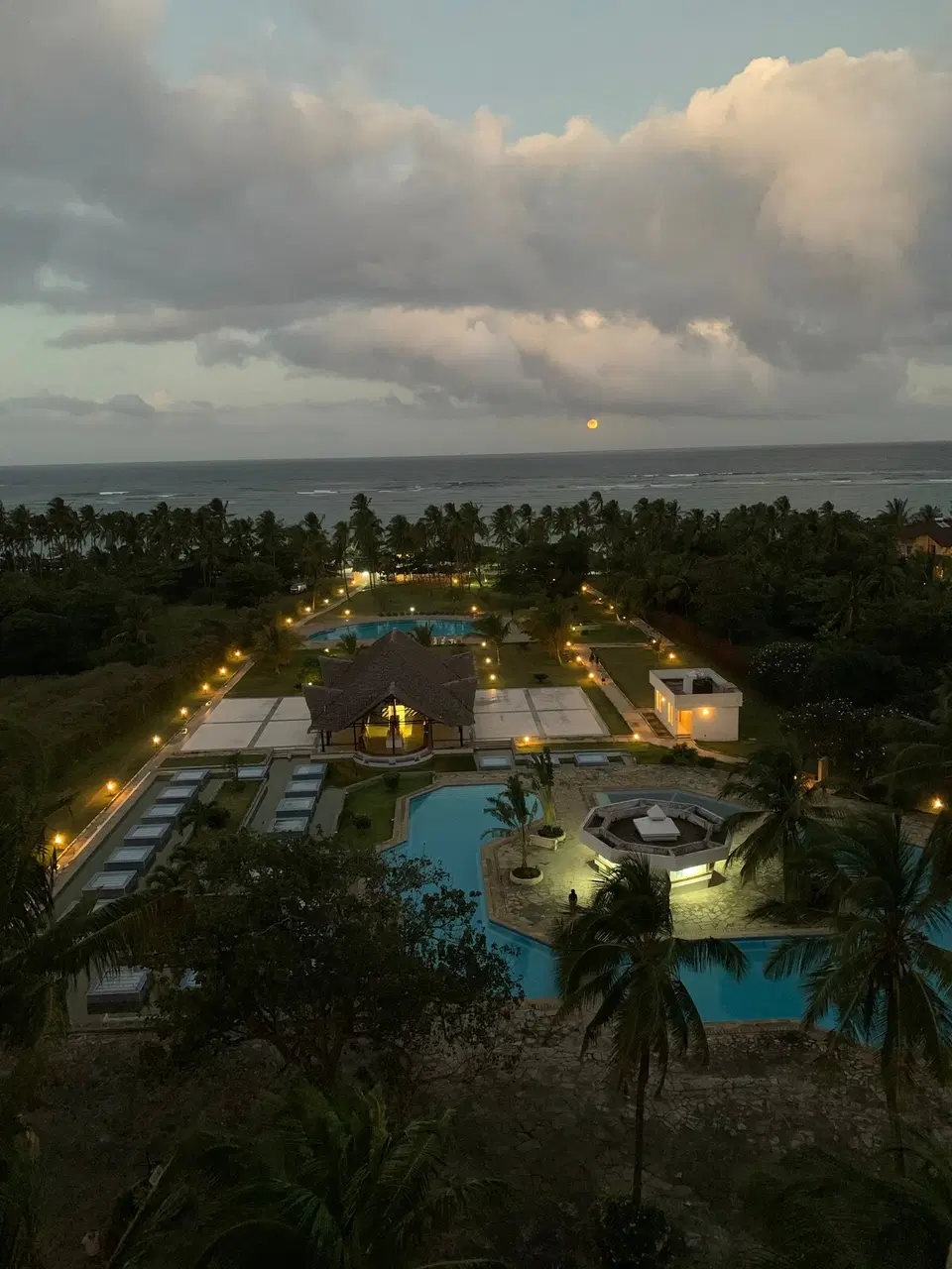 Bahari Beachfront Apartment, Diani Beach — photo 10