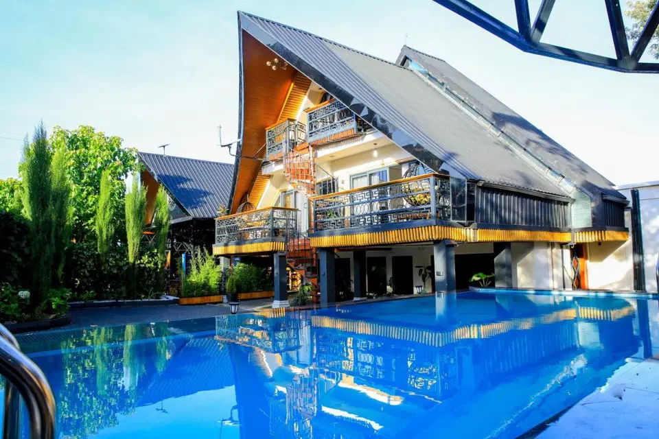 A-Frame Resort Chalets | Two Pools, Meru photo 10