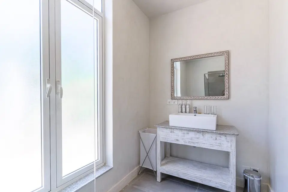 Deluxe Suites For Adults Only — photo 9