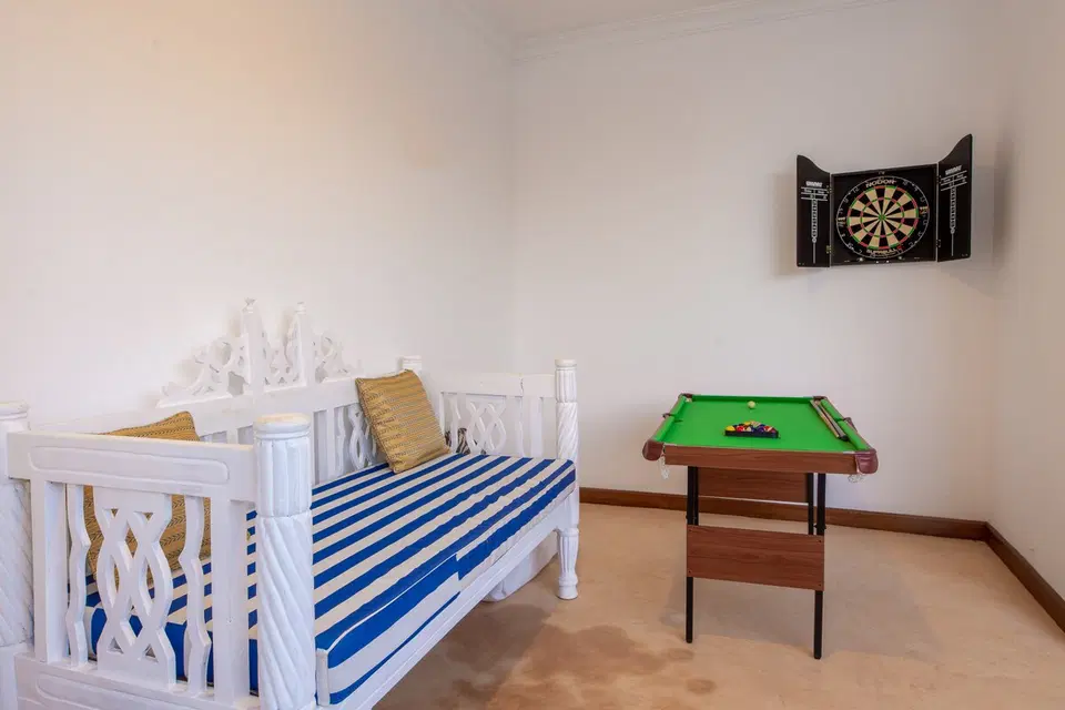 Familia 4BR Villa: Private Pool, Tranquil Diani Beach — photo 5