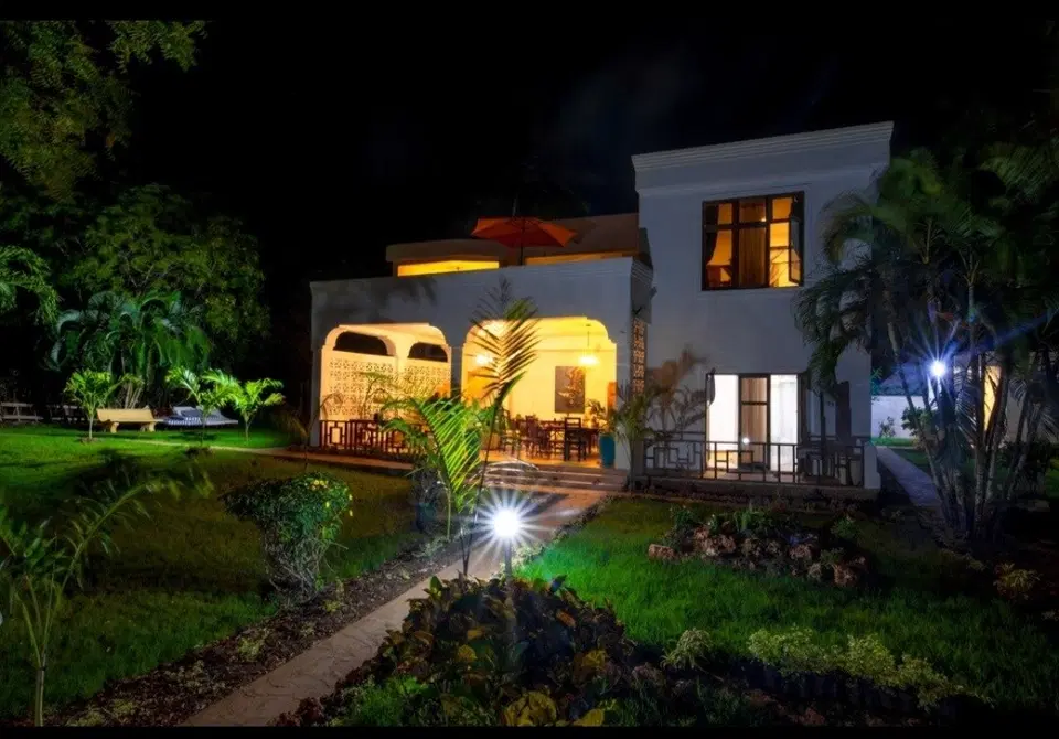 Familia 4BR Villa: Private Pool, Tranquil Diani Beach — photo 9