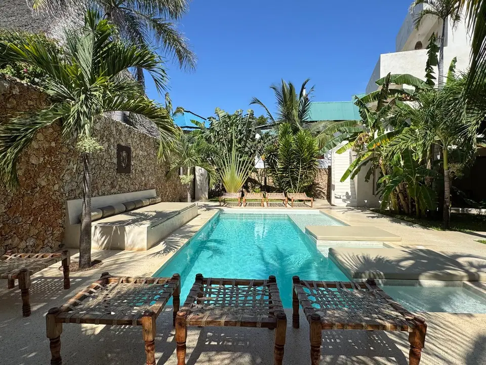 Hibiscus Black Bilapartment With Veranda — photo 14