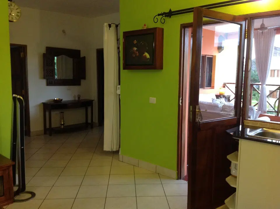 Mariposa 2BR Beachfront Apartment — photo 5