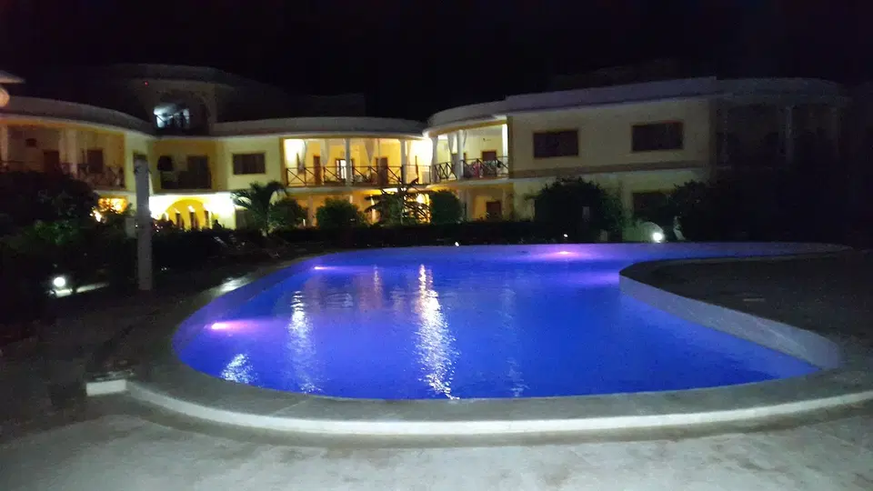 Mariposa 2BR Beachfront Apartment — photo 8