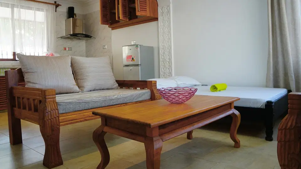 Lovely 2BR – 3 Minutes to the Beach — photo 10