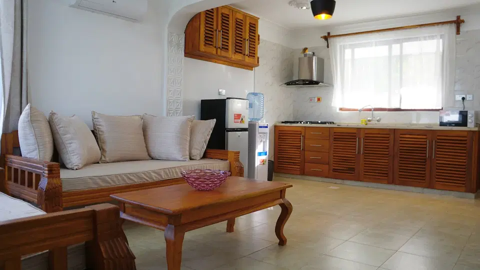 Lovely 2BR – 3 Minutes to the Beach — photo 13