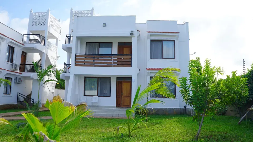 Lovely 2BR – 3 Minutes to the Beach — photo 2