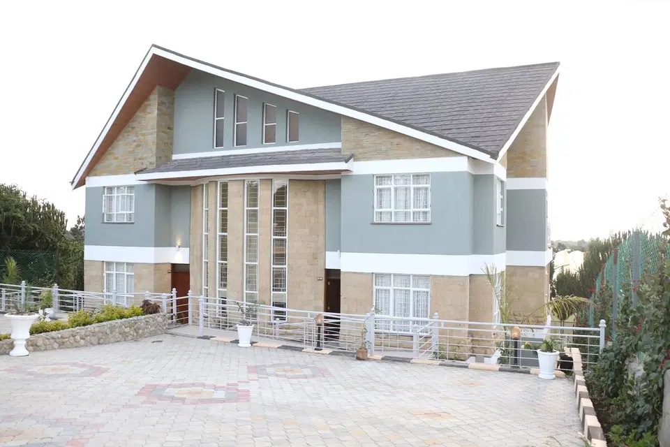 Apple 4BR Villa — photo 1