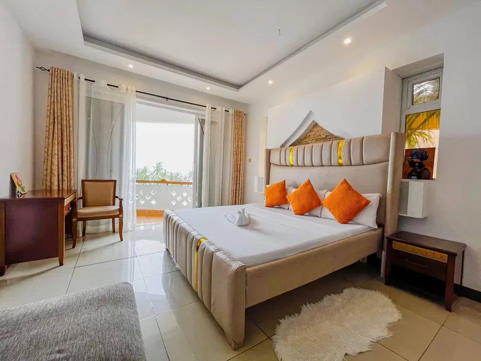 Shanzu 1-Bedroom Beachfront Jacuzzi photo 6