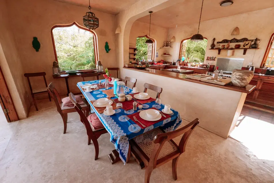 Stunning Sunny Villa Overlooking Mida Creek — photo 14