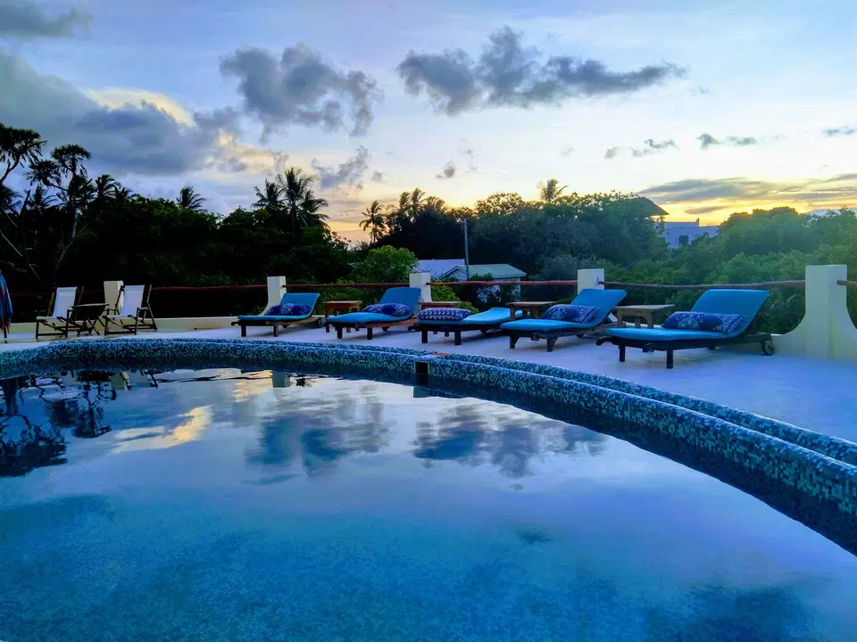 Stunning Sunny Villa Overlooking Mida Creek — photo 3